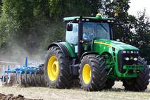 John Deere traktor