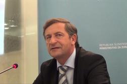 Erjavec napovedal spremembo arbitražnega sporazuma