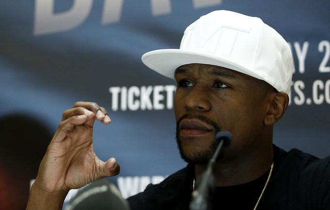 Floyd Mayweather je prekinil upokojitev, spoznal je, da bi bil obračun z McGregorjem lahko izjemno dobičkonosen. | Foto: Reuters