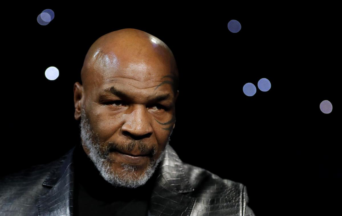 Mike Tyson | Mike Tyson se je po 15 letih vrnil v ring, tik pred obračunom z Royem Jonesom pa kadil marihuano. | Foto Reuters