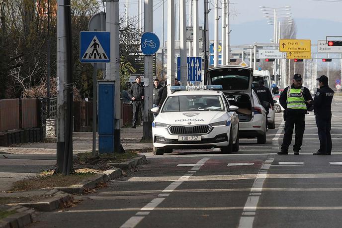 Hrvaška, policija, Velika Gorica | Moški je žensko ubil s puško. Fotografija je simbolična.  | Foto Hina/STA