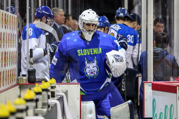 Mlada Boleslav reprezentančnega vratarja Gašperja Krošlja v polfinalu češke Extralige izgublja z 2:3 v zmagah (igrajo na štiri). | Foto: Sportida