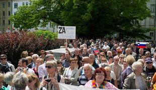 "Za pravico, za Janšo, za Slovenijo" (VIDEO in FOTO)