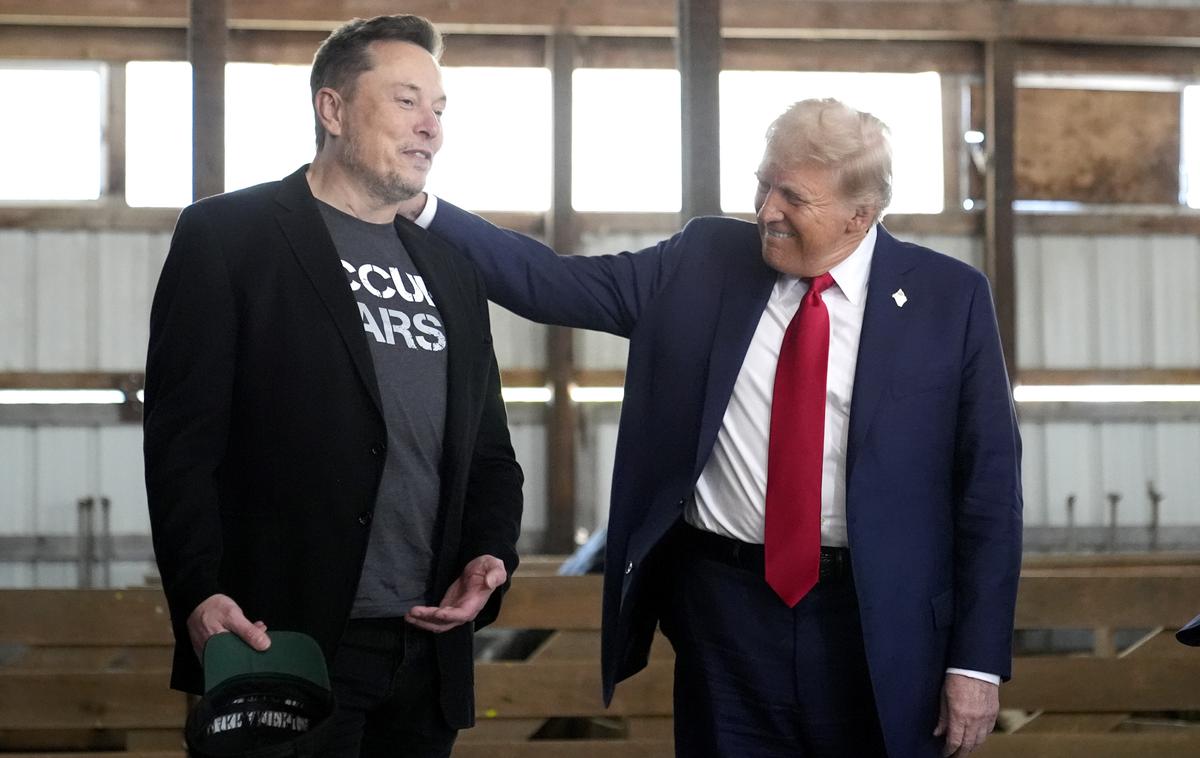 Donald Trump in Elon Musk | Muskov urad dostopa do podatkov vladnih agencij ter priporoča odpuščanja zaposlenih in ukinjanje porabe. | Foto Guliverimage