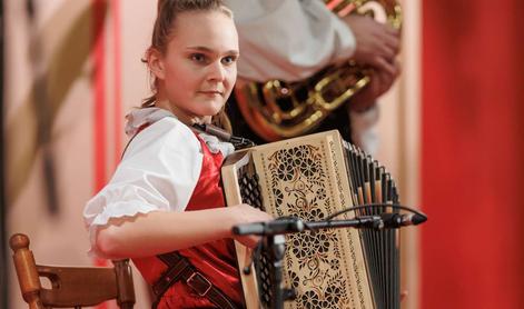 Na Avsenikovem mednarodnem tekmovanju harmonikarjev padel rekord #foto #video