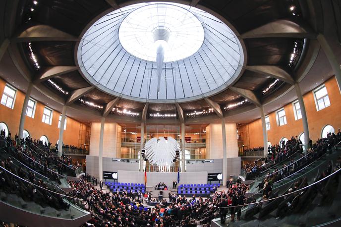 Nemški bundestag | O zmanjšanju števila sedežev v bundestagu v Nemčiji razpravljajo že več let. | Foto Reuters