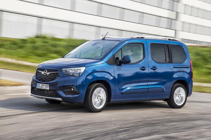 opel combo | Na cesti ni tako vpadljiv kot brata iz koncerna PSA, kar pa na praktičnost novega opla comba life ne vpliva. | Foto Opel