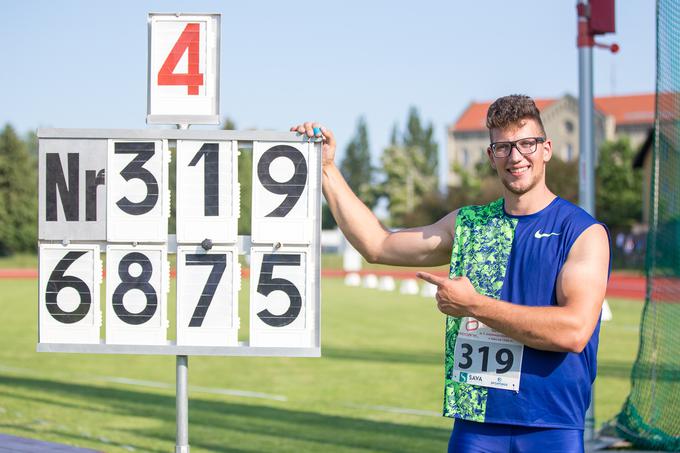 Takole je 23. junija letos poziral ob novem državnem rekordu na stadionu Poljane v Mariboru. | Foto: Peter Kastelic/AZS