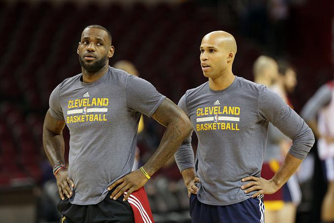 Glavne zasluge za šampionski prstan Richard Jefferson (desno) pripisuje LeBronu Jamesu (levo). | Foto: Guliverimage/Getty Images