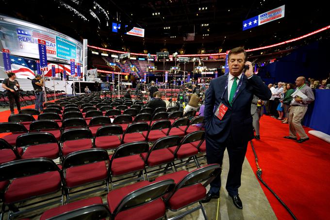 Nekdanji vodja Trumpove kampanje Paul Manafort se bo prvi zagovarjal zaradi povezav z Rusi.  | Foto: Reuters