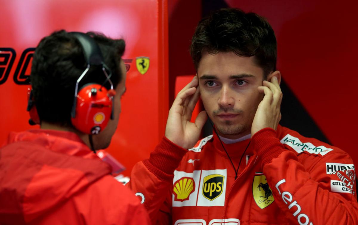 Charles Leclerc | Charles Leclerc jo je odnesel zgolj z opozorilom, potem ko je prekršil stroga varnostna pravila vodstva svetovnega prvenstva F1 glede omejitve širjenja okužb z novim koronavirusom. | Foto Getty Images