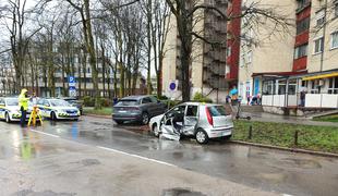 Trčenje v Ljubljani: gasilci reševali ukleščeno osebo #foto