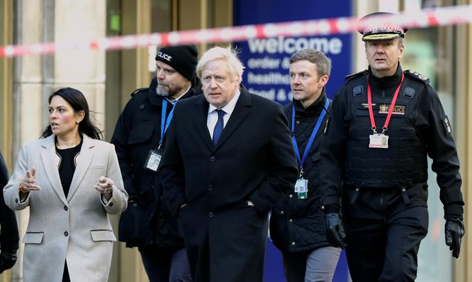 Kraj napada je obiskal tudi premier Johnson. | Foto: Reuters