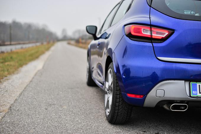 Trdimo, da lahko zelo zmeren voznik porabo clia z motorjem TCe 120 približa šestim litrom. | Foto: Ciril Komotar