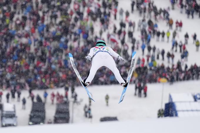 Domen Prevc je po prvi seriji v Kulmu gledal v hrbet le enemu tekmecu, na koncu pa zaostal za dvema in se po dolgem času razveselil uvrstitve na zmagovalni oder. | Foto: Guliverimage/Vladimir Fedorenko