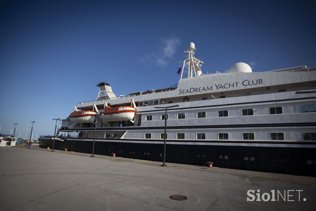 Prihod potniške ladje Sea Dream II v pristanišče Koper.