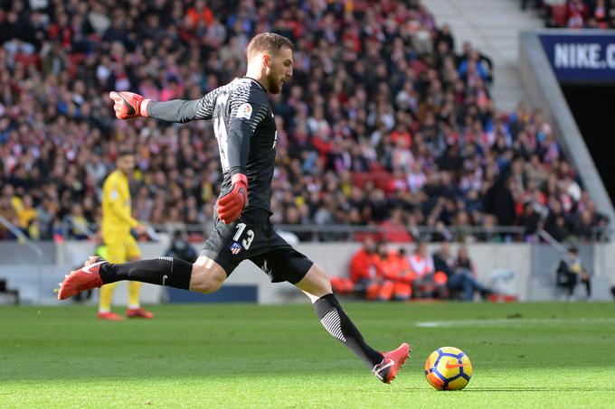 Jan Oblak je na tekmi proti Las Palmasu na najlepši način proslavil jubilejni 100. nastop v prvi španski ligi. | Foto: Getty Images