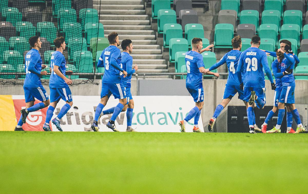 Bravo Radomlje | Bravo je kot gostitelj v Stožicah priznal premoč Radomljam. | Foto Grega Valančič/Sportida