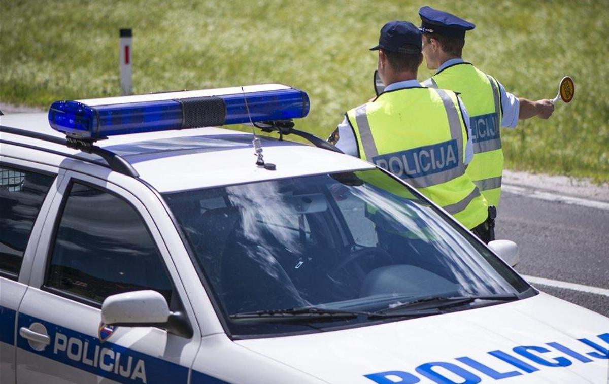 policija radar | Voznica v postopku ni upoštevala ukazov policistov in se je do njiju nedostojno vedla. | Foto Klemen Korenjak