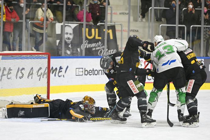 Pustertal : HK Olimpija | Olimpija je na gostovanju ugnala Pustertal. | Foto HC Pustertal