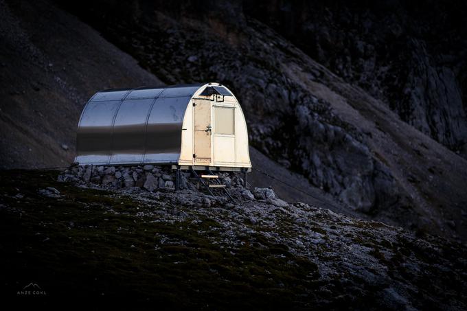 Že preverjene gradbene rešitve so graditelji nadgradili in izboljšali. Načelnica AO Jesenice Maja Perko mu je zaželela, da bi tudi ta zdržal osem desetletij, tako kot prejšnji. | Foto: Anže Čokl