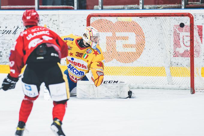 Luka Ulamec je v 16. minuti poskrbel za drugo vodstvo Jesenic. | Foto: Grega Valančič/Sportida