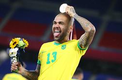 Dani Alves zaradi spora zapušča Sao Paulo