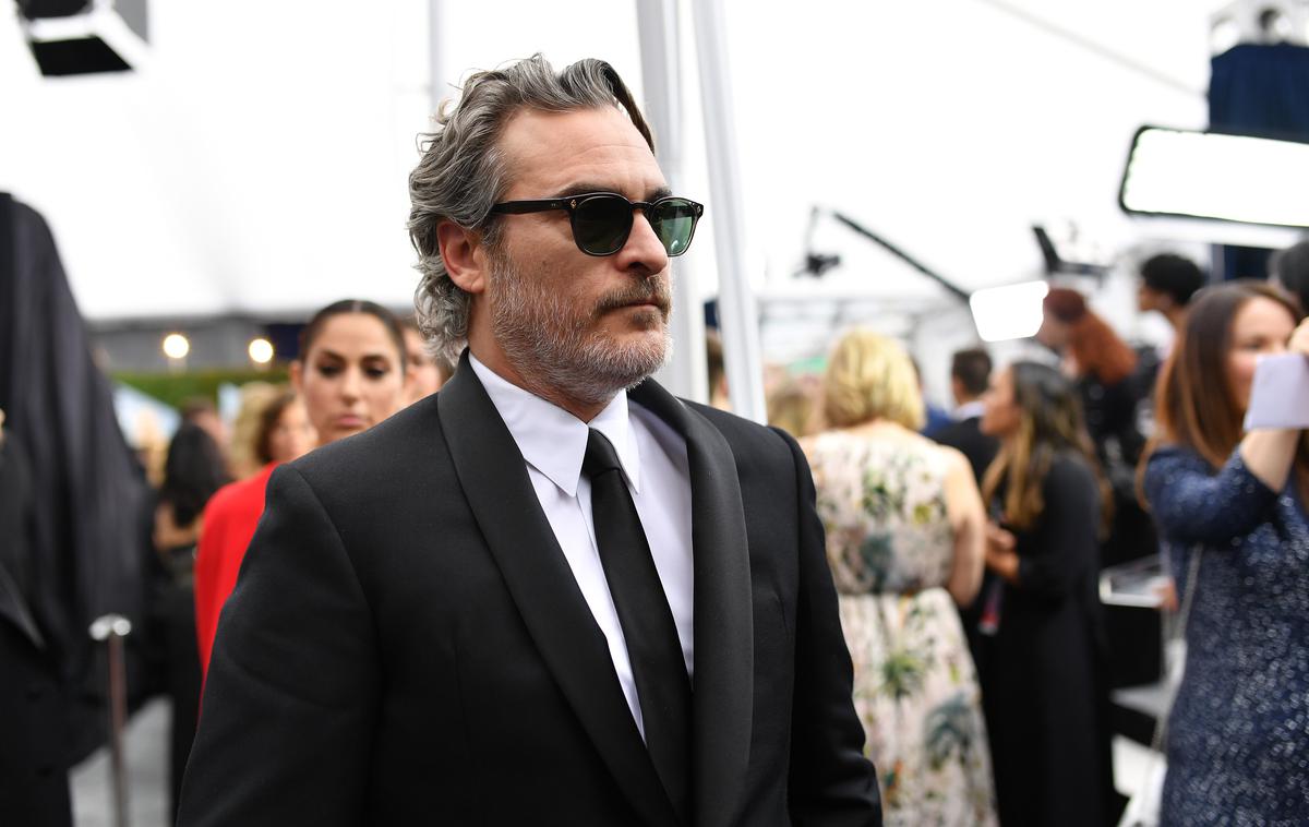 Joaquin Phoenix | Po podelitvi SAG se je Joaquin odpravil naravnost v klavnico. | Foto Getty Images