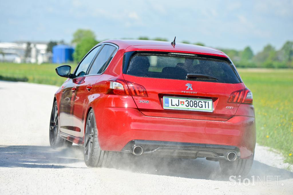 Peugeot 308 GTi - fotogalerija testnega vozila