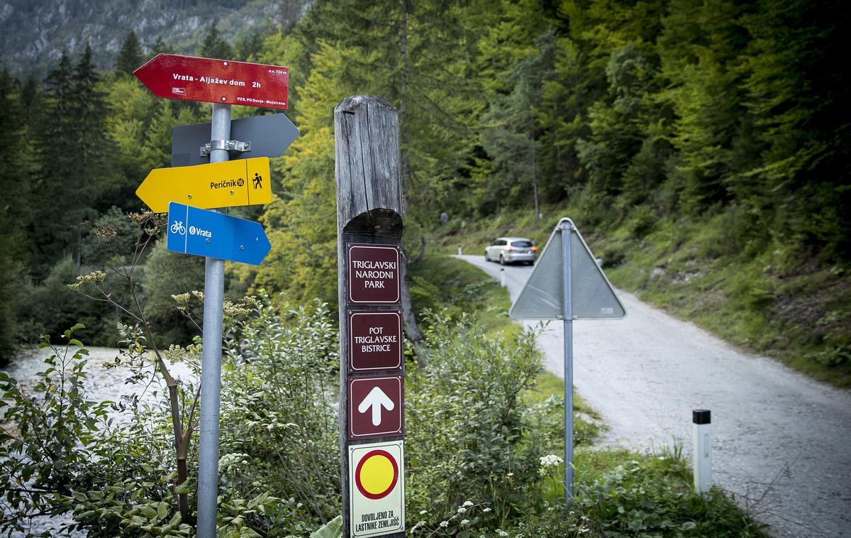 Dolina Vrata | Pred vstopom v dolino Vrata je odslej zapornica. | Foto Ana Kovač