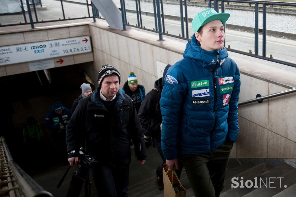 Planica, vlak, skakalci