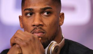 Anthony Joshua je le dočakal novega tekmeca: To bo bolgarska kobra! #video