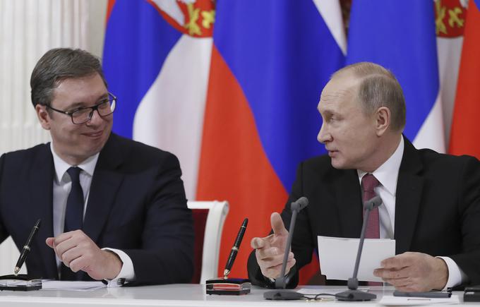 "Kdo je Hrvatom dal pravico odločanja o tem, od koga bo Srbija kupovala nafto," se sprašuje Vučić. | Foto: Reuters