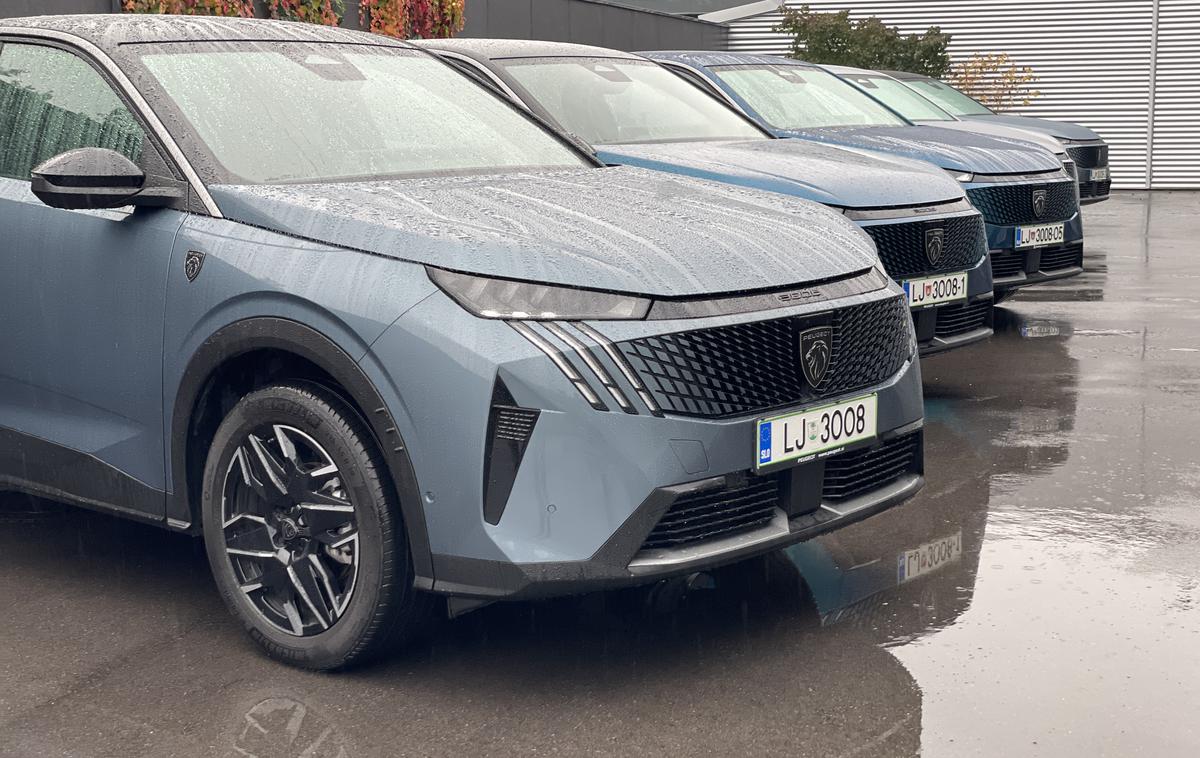 Peugeot hibrid | Skladno s ponudbo na trgu raste prodaja blagih in samopolnilnih hibridnih avtomobilov, ki imajo letos v Evropi že 31-odstotni tržni delež. | Foto Gregor Pavšič