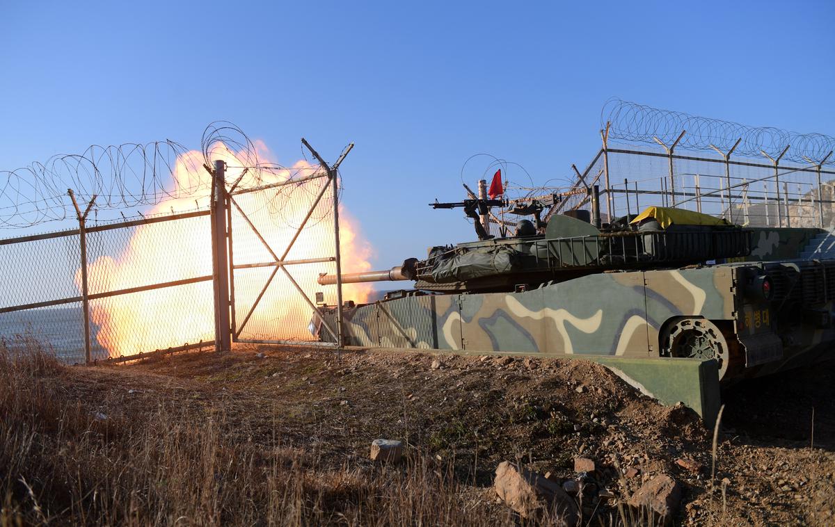 Yeonpyeong, Južna Koreja | Pjongjang trdi, da so njihove vojaške vaje odgovor na urjenje Južne Koreje na njeni meji v zadnjih dneh. | Foto Reuters