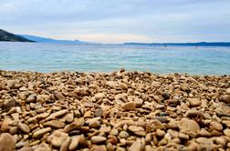 Inšpekcija na hrvaški plaži, preiskujejo pojav rotavirusa