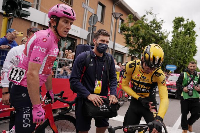 Primož Roglič | Primož Roglič se je v padcu izognil hujšim poškodbam. | Foto Marco Alpozzi/LaPresse/Sipa USA via Reuters Connect