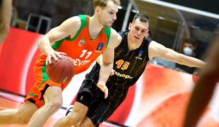 Cedevita Olimpija z novo stotico odpihnila Grke