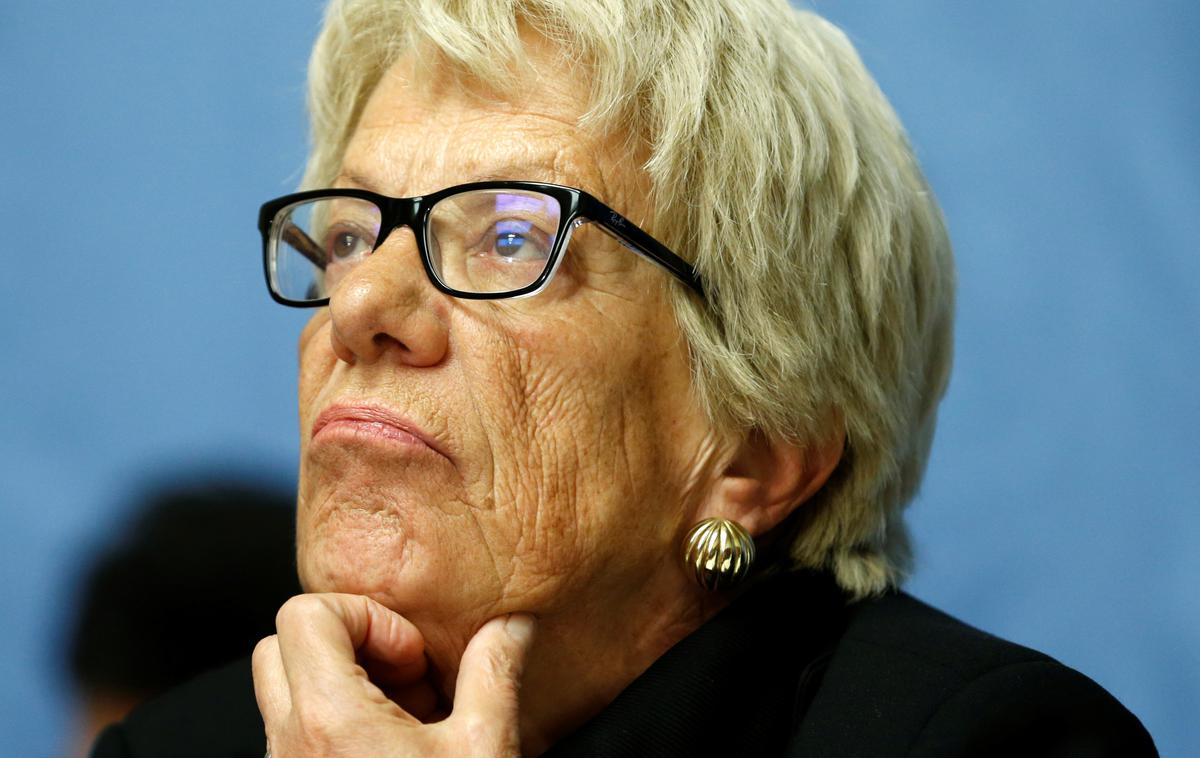 Carla del Ponte | Carla del Ponte je pojasnila, da izdaja takšnega naloga še ne pomeni, da bo Putin aretiran. "Če bo ostal v Rusiji, ne bo nikoli aretiran. Vendar pa ne bo mogel zapustiti svoje države, kar bi bil že pomemben znak, da je proti njemu veliko držav," je ocenila. | Foto Reuters