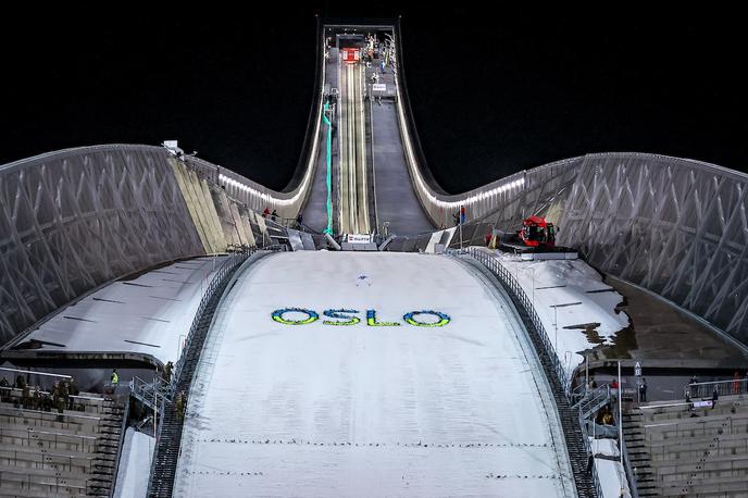 Holmenkollen Raw Air | V petek se na Hollmenkolnu začenja norveška turneja "surovega zraka", na kateri bodo skakalci deset dni tekmovali brez dneva premora, skakalke pa ob koncu turneje čaka prelomnica na letalnici v Vikersundu, | Foto Sportida