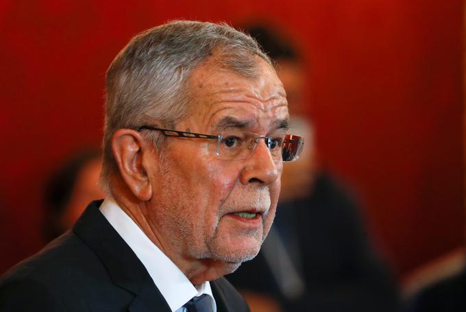 Avstrijski predsednik Van der Bellen je po pogovoru s Kurzem podprl idejo predčasnih volitev. | Foto: Reuters