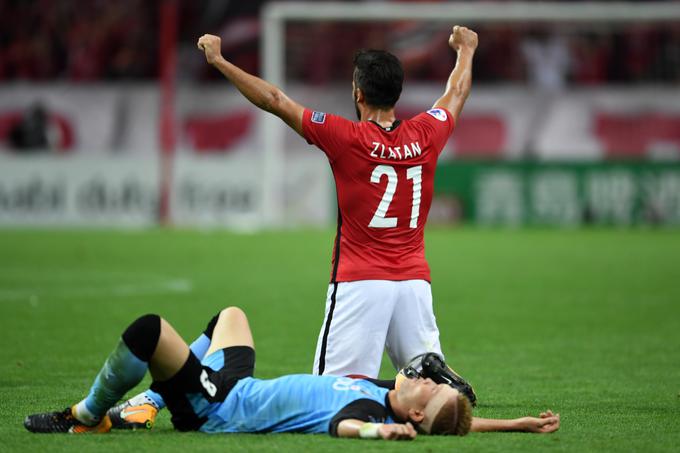 Na Japonskem je osvojil več lovorik. Z moštvom Urawa Red Diamonds je postal tudi azijski prvak in za nagrado zaigral na klubskem svetovnem prvenstvu. | Foto: Getty Images