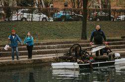 Potapljači iz Ljubljanice potegnili tono odpadkov #foto