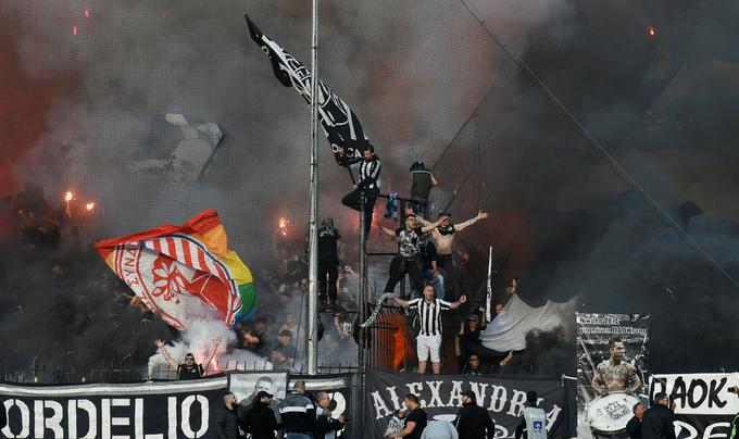 Na stadionu Toumba je bilo v nedeljo slavnostno. | Foto: Reuters