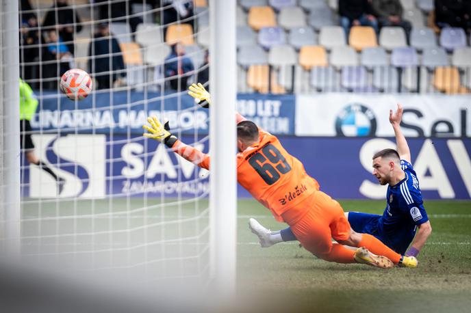 prva liga 25. krog NK Maribor NK Celje | Žan Vipotnik je zadel za 2:0. To je bil njegov 11. gol na zadnjih sedmih tekmah. | Foto Blaž Weindorfer/Sportida