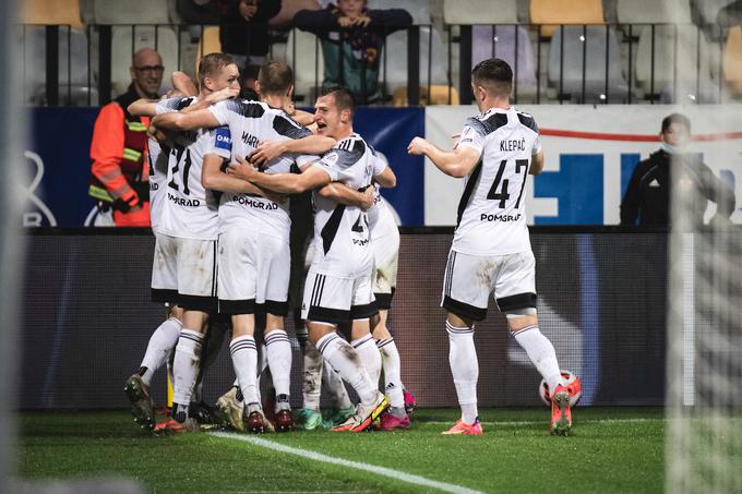 Mura se je na zadnjem gostovanju v tej sezoni veselila zmage. V Ljudskem vrtu je premagala Maribor z 2:1. | Foto: Blaž Weindorfer/Sportida