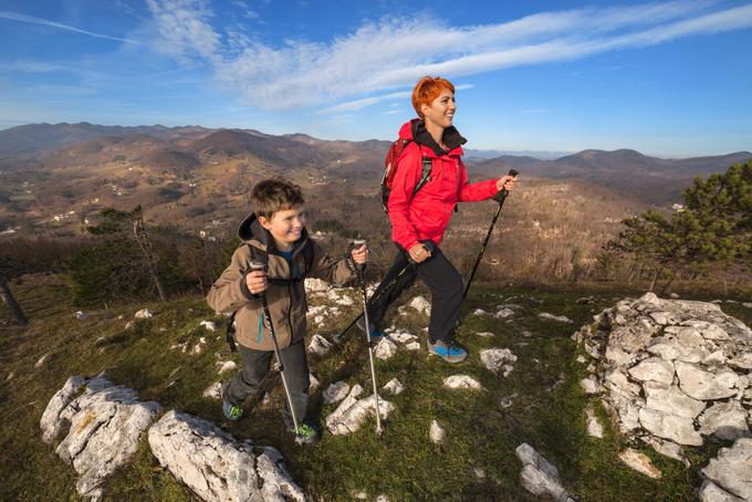 Pohod ob druženju s starejšimi ponuja aktiven dan. Kakšen nasvet lahko mlajšim pride še kako prav. | Foto: Nea Culpa (www.slovenia.info)