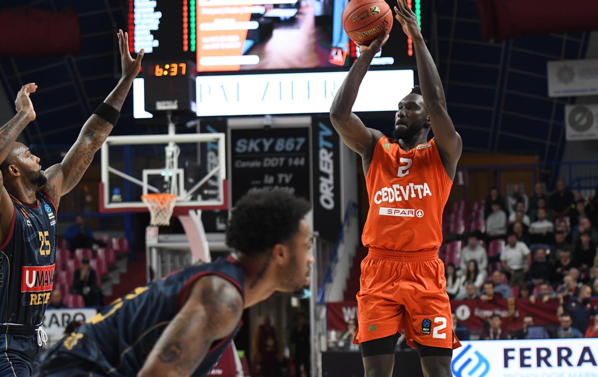 Reyer Venezia Cedevita Olimpija Amadou Sow | Košarkarji Cedevite Olimpije so na gostovanju v Benetkah vodili praktično vso tekmo, v zadnjih minutah pa zapravili prednost in izgubili. | Foto Tine Ružič/Cedevita Olimpija