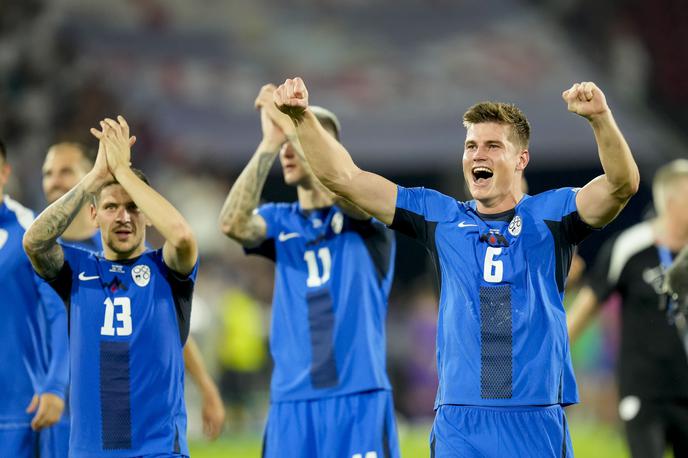 Slovenija Jaka Bijol | Slovenska nogometna reprezentanca proslavlja zgodovinski uspeh, preboj v izločilni del Eura, kot edina država z območja nekdanje Jugoslavije. | Foto Guliverimage