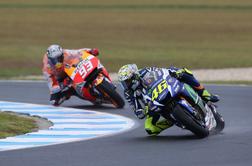 Yamaha, Honda, Suzuki in Ducati desetinko narazen, Rossi iz ozadja